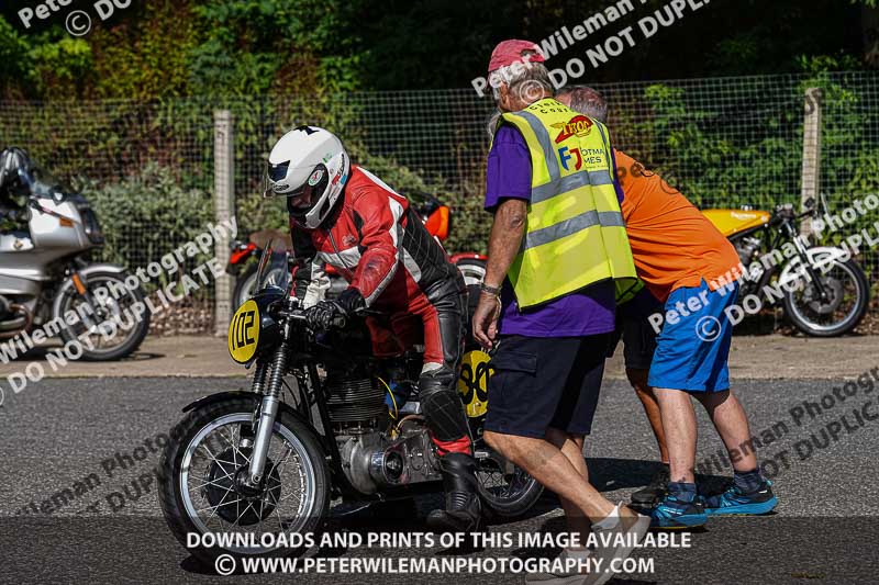 Vintage motorcycle club;eventdigitalimages;mallory park;mallory park trackday photographs;no limits trackdays;peter wileman photography;trackday digital images;trackday photos;vmcc festival 1000 bikes photographs